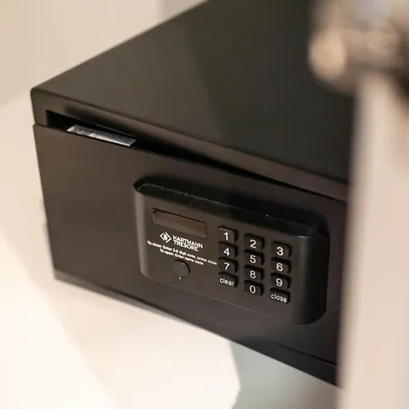 Golden Heart - Mennica - Center