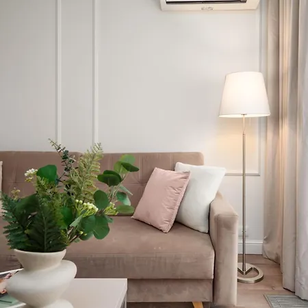 Golden Heart - Mennica - Center * 바르샤바